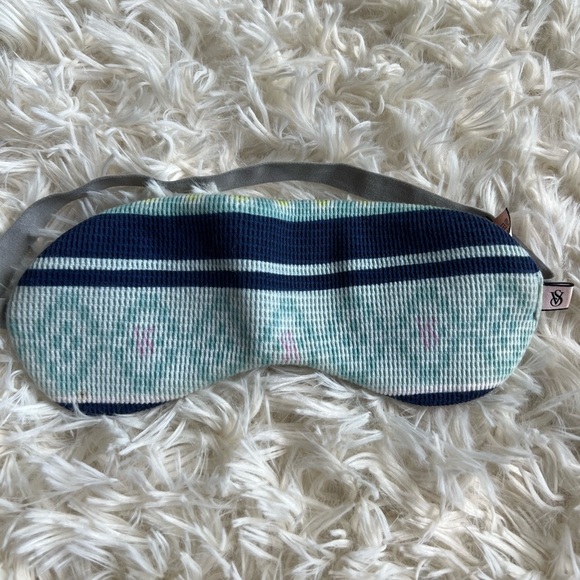 Victoria Secret Waffle Weave Thermal Sleep mask - Picture 2 of 4